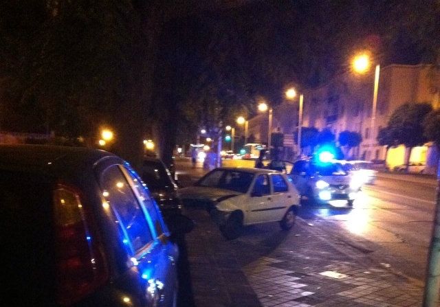 Una persona resulta herida tras impactar su coche contra el muro del Barrio Obrero
