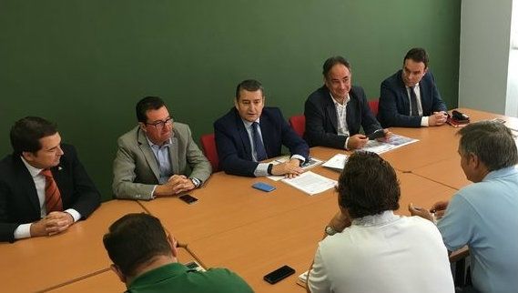 El Gobierno central inicia los trámites para dotar de 4.500 m3 por hectárea y año a los regantes de El Condado