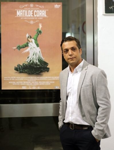 El director onubense Paco Ortiz vive un estreno “maravilloso” del documental sobre Matilde Coral en la Bienal de Sevilla