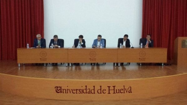 El Recre asiste al 'I Seminario sobre Derecho y Deporte' en la UHU para 'mejorar la imagen del club'