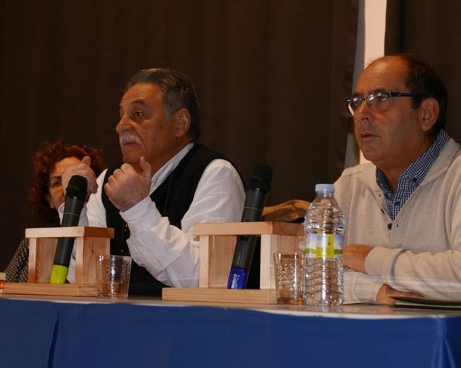 Juan Villa desmenuza su Trilogía de Doñana ante los escolares cartayeros