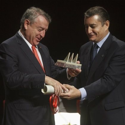 José Antonio Sánchez, presidente de RTVE, recoge el Premio Martín Alonso Pinzón