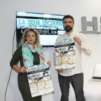 Antonio Rodríguez Almodóvar inaugura en Galaroza el Festival de narración oral 'La Sierra Encuentada'
