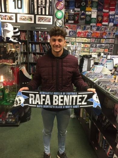 Juanito ya se pasea por St James Park