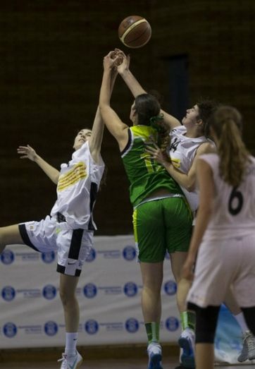 Huelva cuenta en el Nacional con jugadoras que ya despuntan en Liga Femenina 2