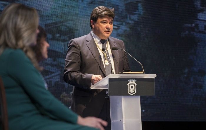 El alcalde destaca el 'gran momento' de la ciudad en la entrega de las medallas de Huelva