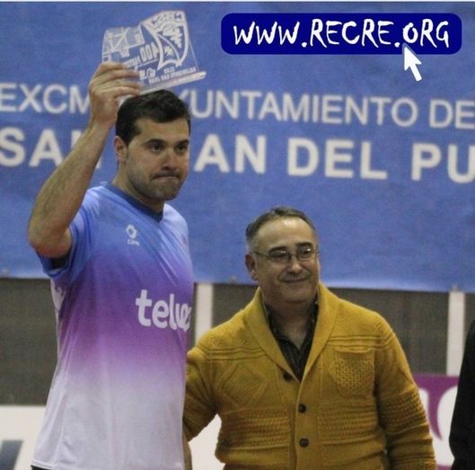 El CB San Juan homenajeó a Antonio Gómez por sus 400 partidos oficiales