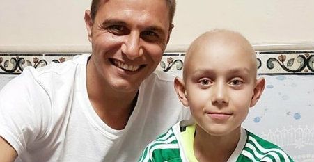 Los padres de José Antonio Garrido alertan de que hay personas pidiendo dinero para un falso tratamiento para su hijo