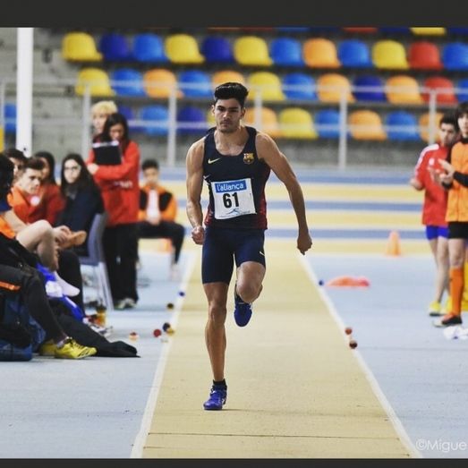 Una nueva rotura pone fin a la temporada en pista cubierta de Héctor Santos