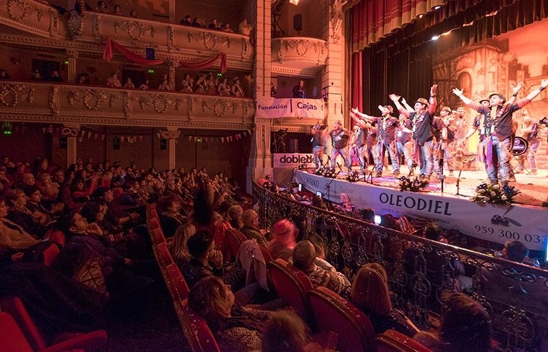 Cádiz y Villarrasa triunfan en la gran final del Carnaval Colombino