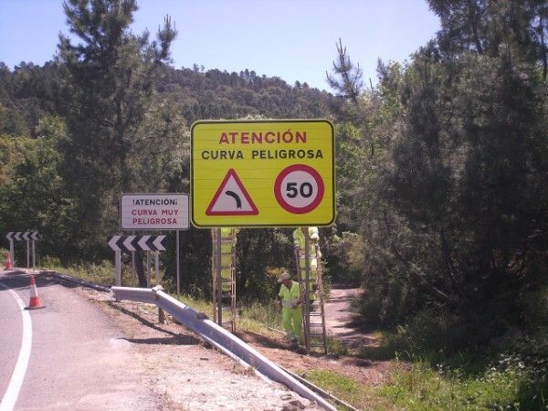 Fomento invierte casi 56.000 euros para garantizar la seguridad vial en la travesía de Aguafría