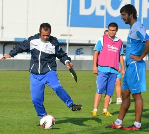 Cervera: 'Veo alegres a los delanteros y no les echo la culpa de la falta de gol'