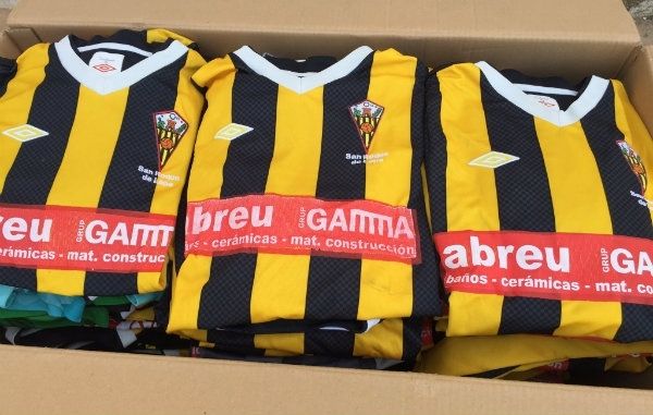 El San Roque de Lepe dona varias equipaciones a la Escuela de Fútbol de Senegal