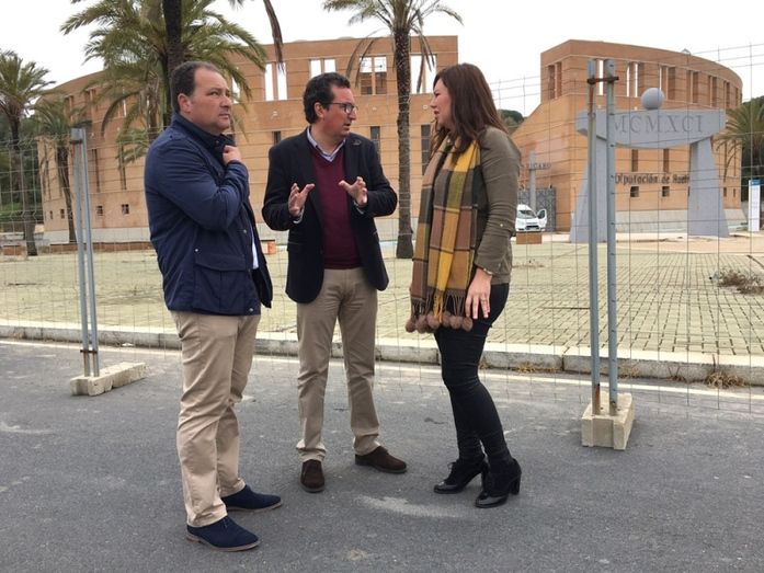El PP reprocha a la Diputación su 'incompetencia' al tener cerrados el Muelle de las Carabelas y el Foro