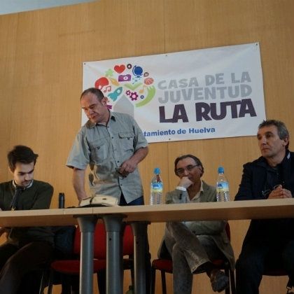 Andreas Krieger, víctima del dopaje de estado de la RDA, habla sobre transexualidad a jóvenes onubenses