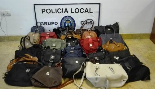 La Policía Local realiza en febrero y marzo 21 actuaciones contra la venta ambulante ilegal