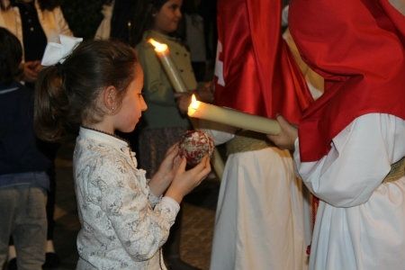 El Cristo de la Sangre volvió a llenar de silencio la noche del Martes Santo en Moguer