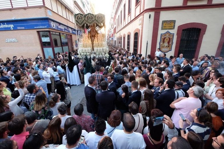 Regia fidelidad en Miércoles Santo