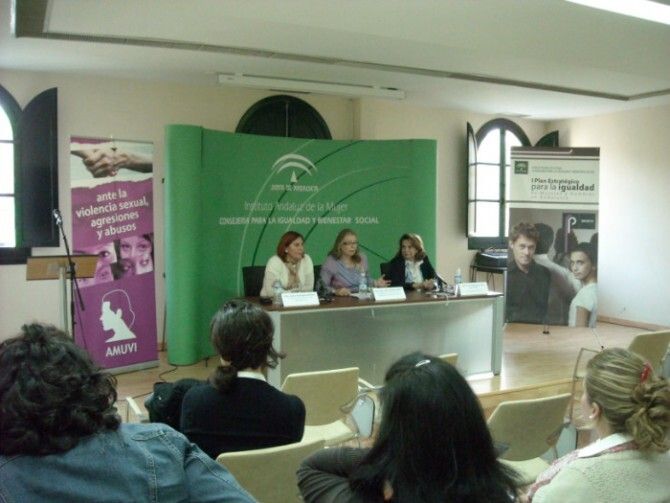 Agentes judiciales y policiales reciben formación sobre mujeres discapacitadas y violencia de género