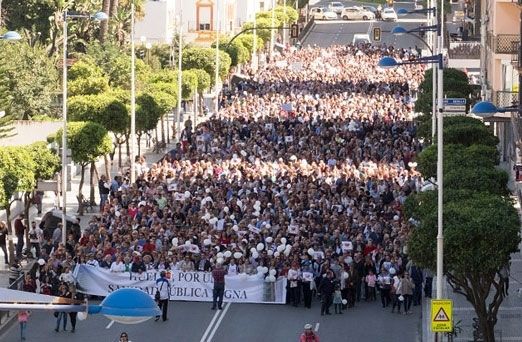La plataforma 'Por una sanidad digna' llama a los ciudadanos a participar este domingo en su cuarta manifestación