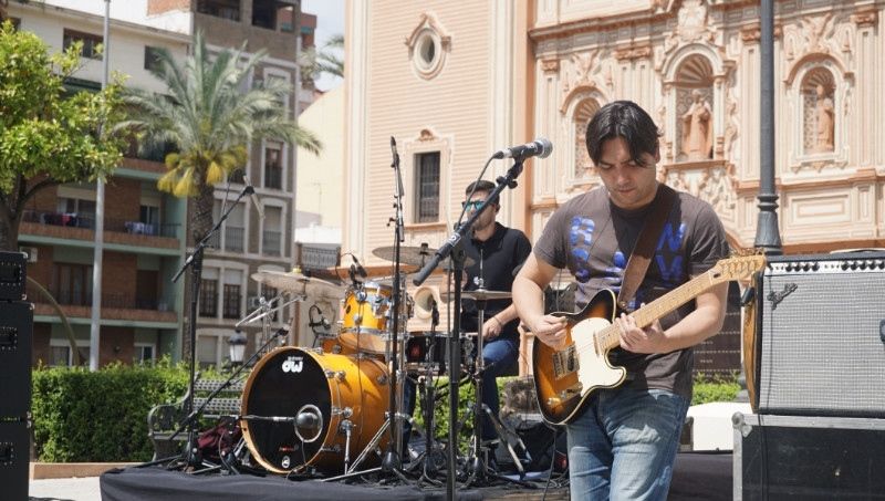 Buena música bajo el sol en La Merced