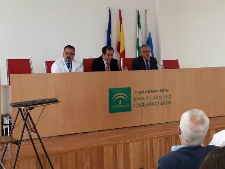 El director gerente del SAS presenta a Carlos Gutiérrez, nuevo gerente del Hospital Infanta Elena