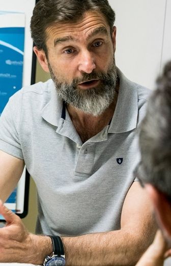 'Aunque económicamente pudiera, mentalmente y por dignidad no aguantaría estar otro año sin cobrar'