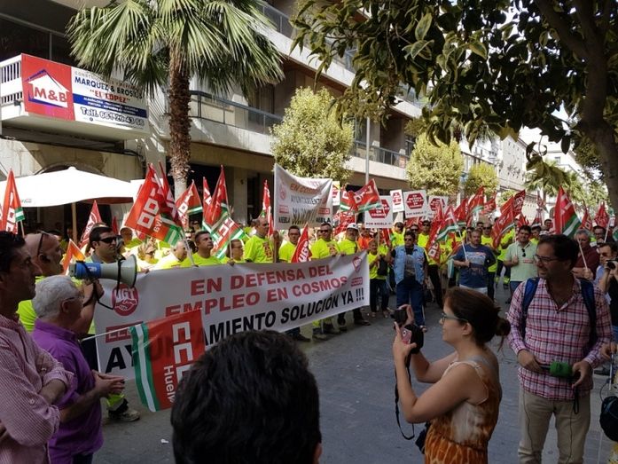 Trabajadores de Cementos Cosmos piden ante Diputación que interceda ante el Ayuntamiento de Niebla