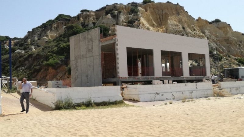 Mesa de la Ría denuncia en Europa la autorización a los chiringuitos de Mazagón y Punta Umbría