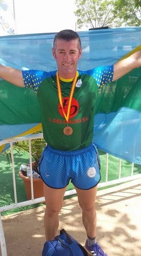 Triplete de Elena Cobos en un Nacional de Veteranos con tres medallas onubenses más