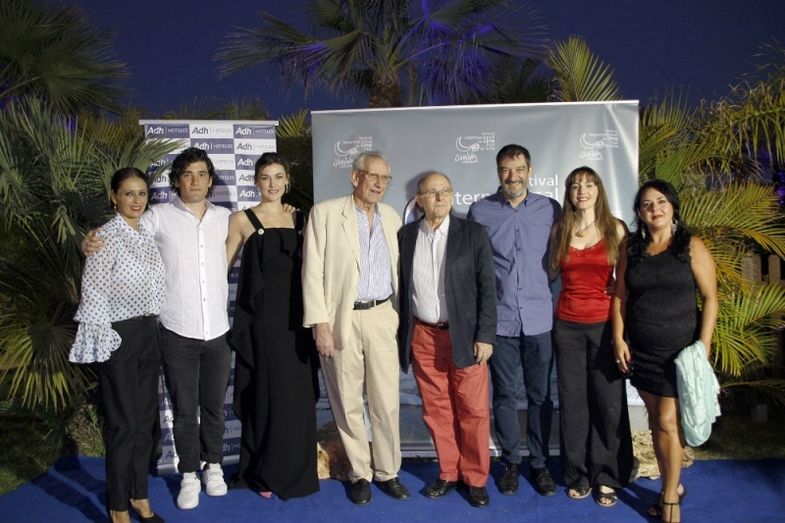 Islantilla inaugura su Festival de Cine bajo la luna con la entrega del Premio ‘Francisco Elías’ al director Jaime Chávarri