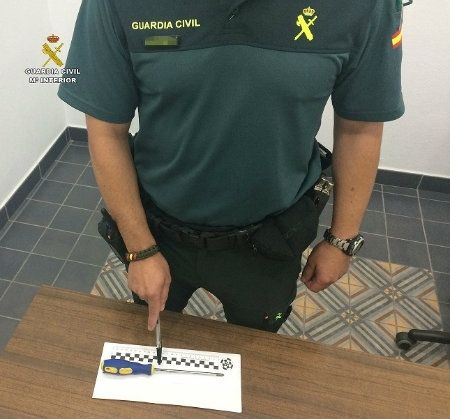 Le detienen tras una persecución por las calles de Gibraleón después de ser descubierto intentando robar en una carnicería