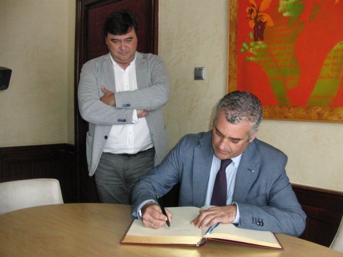 Junta y Ayuntamiento de Huelva acuerdan la cesión de un solar para la construcción de una nueva oficina de empleo