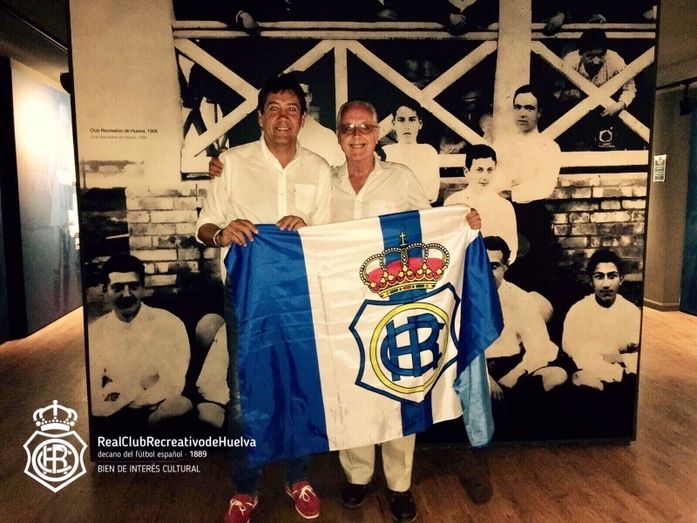 El nieto de Alexander Mackay, de visita en el Campus de Juan Manuel Pavón