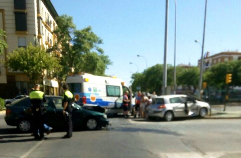 Un accidente en la capital deja tres heridos leves