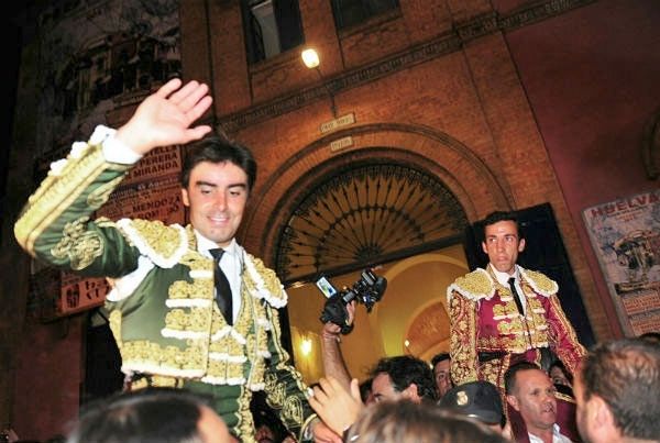 Perera impone su ley
