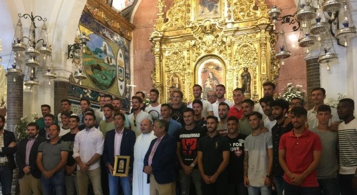 El Recreativo realiza la tradicional ofrenda floral a la Virgen de la Cinta