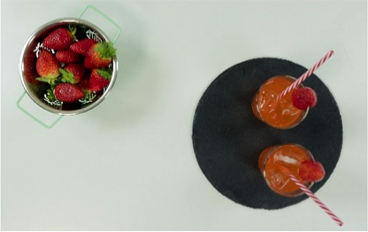 Cinco originales ideas para que tus hijos se diviertan comiendo fresas