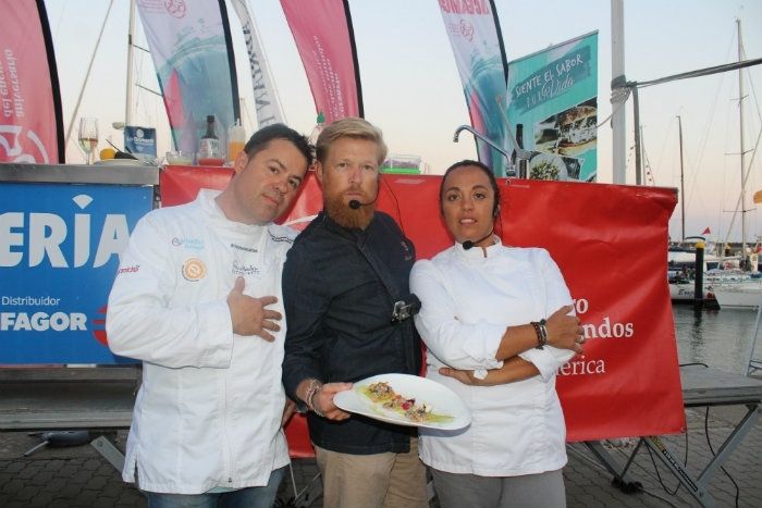 El chef Daniel del Toro ofrece en Mazagón un showcooking