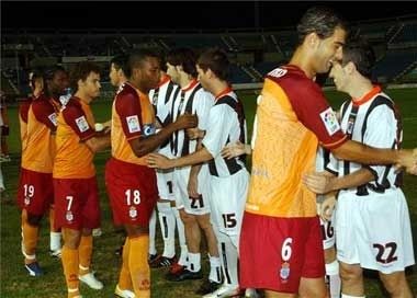 Badajoz y Recreativo se vuelven a ver las caras en liga después de 15 años