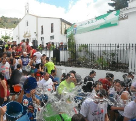 Galaroza rinde homenaje a las aguas en la fiesta de 'Los Jarritos'