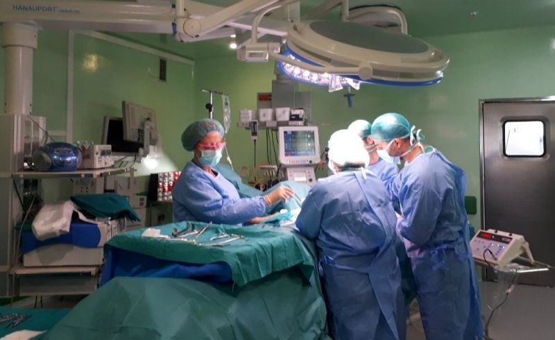 Los hospitales abrirán más quirófanos y se harán pruebas las tardes y fines de semana para reducir esperas