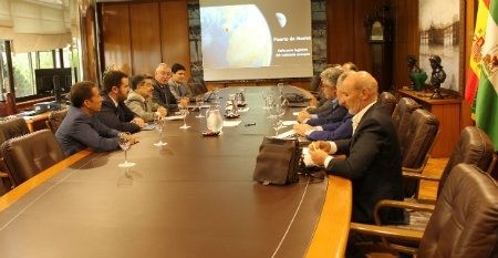 La Autoridad Portuaria de Huelva y Renfe Mercancías apuestan por incrementar el transporte de mercancías por ferrocarril