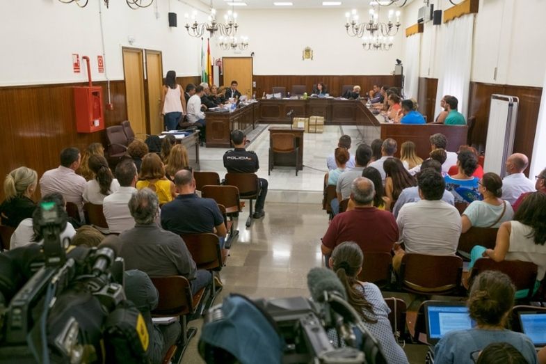 El runrún: ¿Espantada en el jurado del doble crimen?