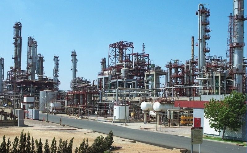 Un incendio ya extinguido deja un herido leve en la planta de Cepsa en Palos de la Frontera