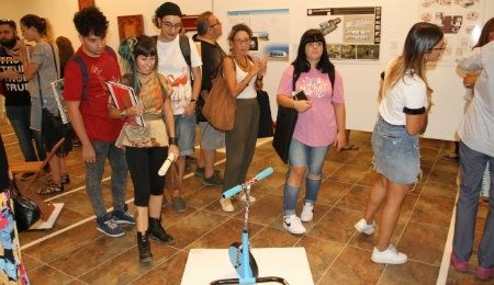 El alumnado de la León Ortega trae a la Sala de la Provincia sus creaciones con la exposición 'Panorama'