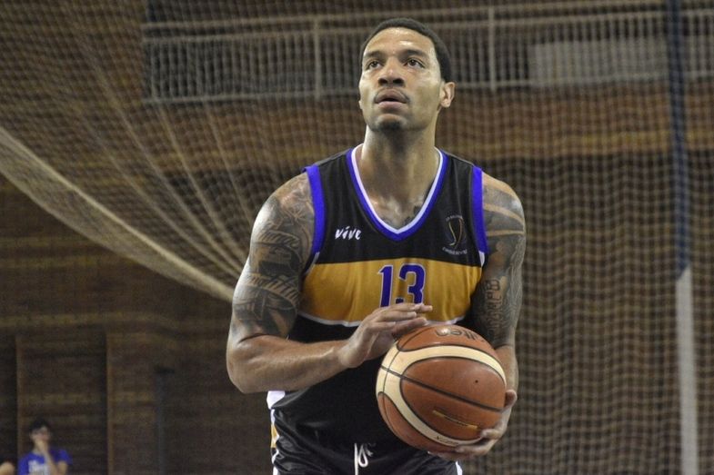 El ‘USA power’ da un feliz estreno al Huelva (74-64)