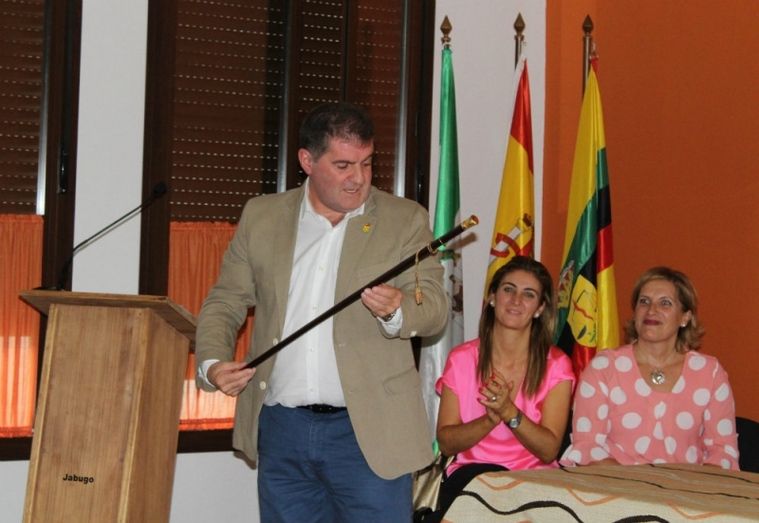 Gilberto Domínguez toma posesión como nuevo alcalde de Jabugo