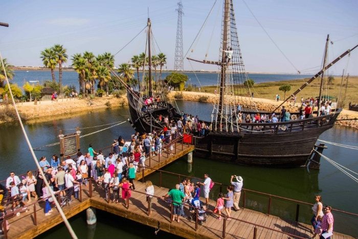 Más de 17.000 personas visitaron el Muelle de las Carabelas durante el puente de la Hispanidad
