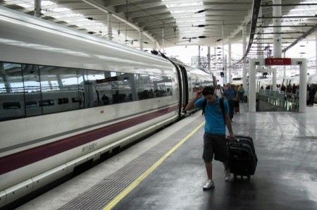 Renfe lanza 3.600 plazas con el 60% de descuento en los trenes Madrid-Huelva